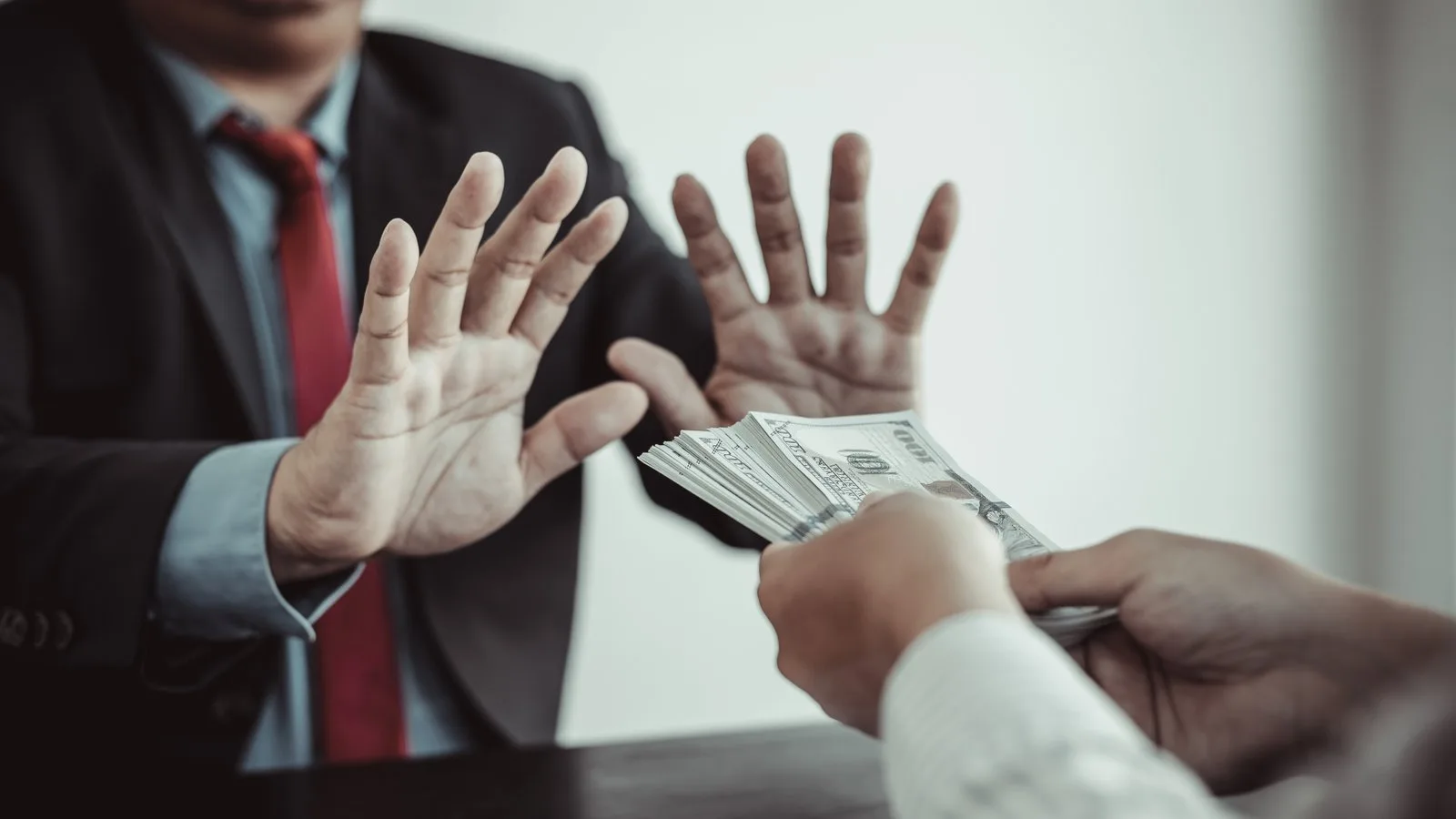 Bahaya Pinjol Ilegal yang Harus Kamu Waspadai