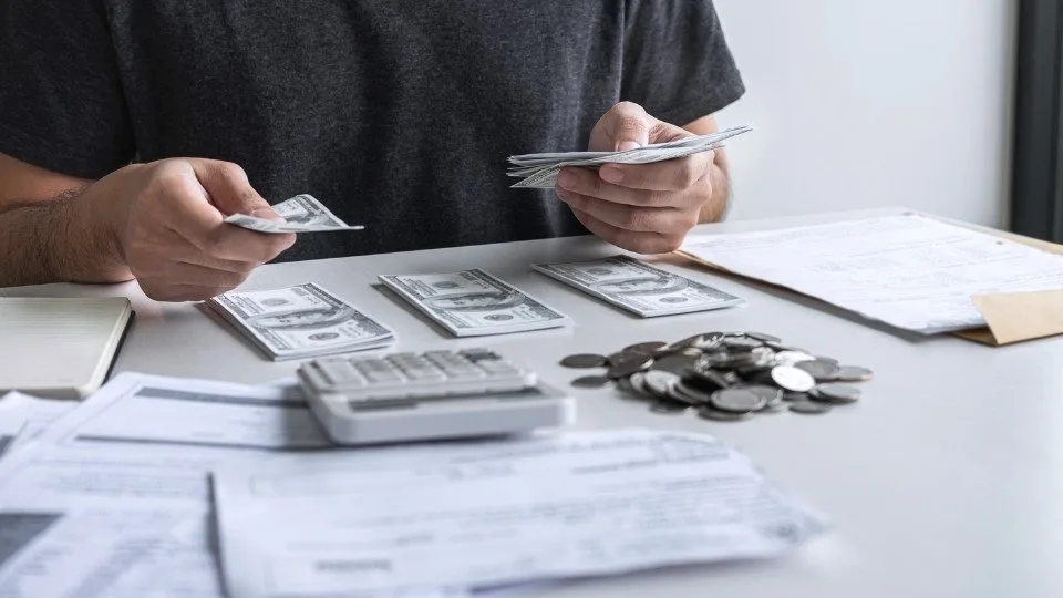 8 Kesalahan Mengatur Uang yang Bikin Tabungan Selalu Habis