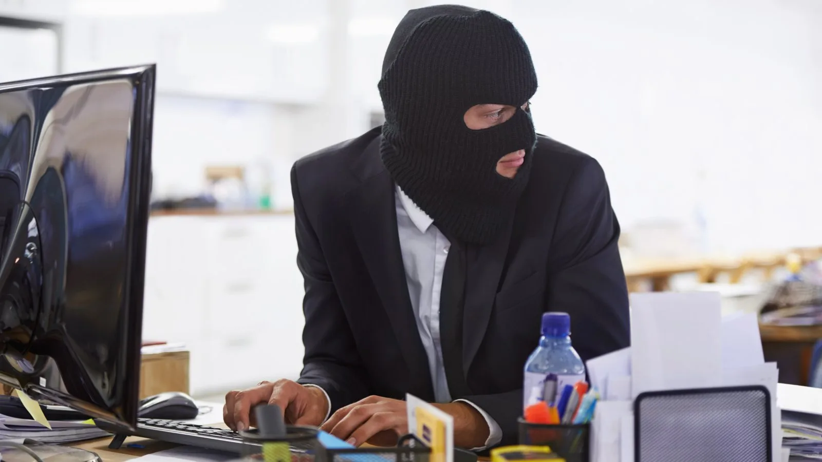 Apakah Benar Pinjol Ilegal Tidak Usah Dibayar? Ini Faktanya