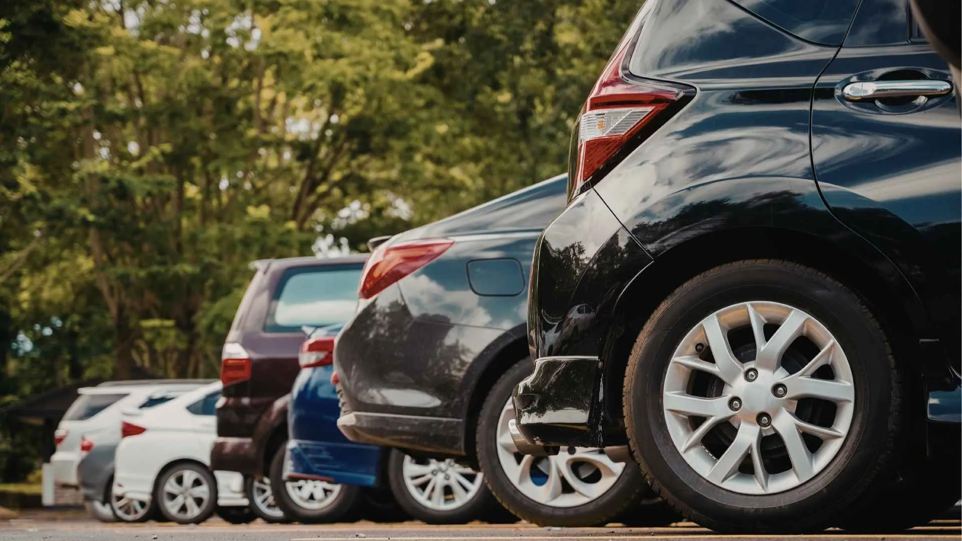 Cicilan Kendaraan vs Gaji: Berapa Porsi Ideal agar Keuangan Seimbang?