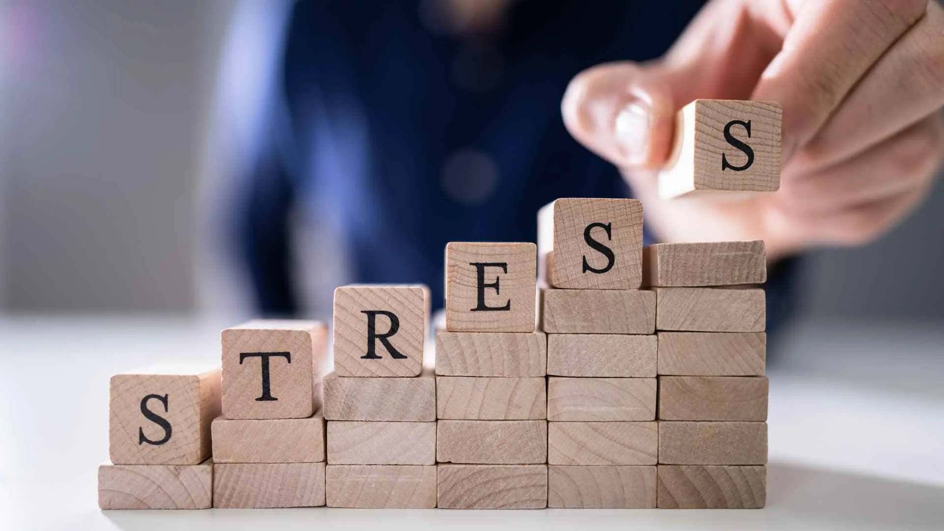 Stres Karena Hutang Pinjol? Ini Cara Keluar dari Kecemasan