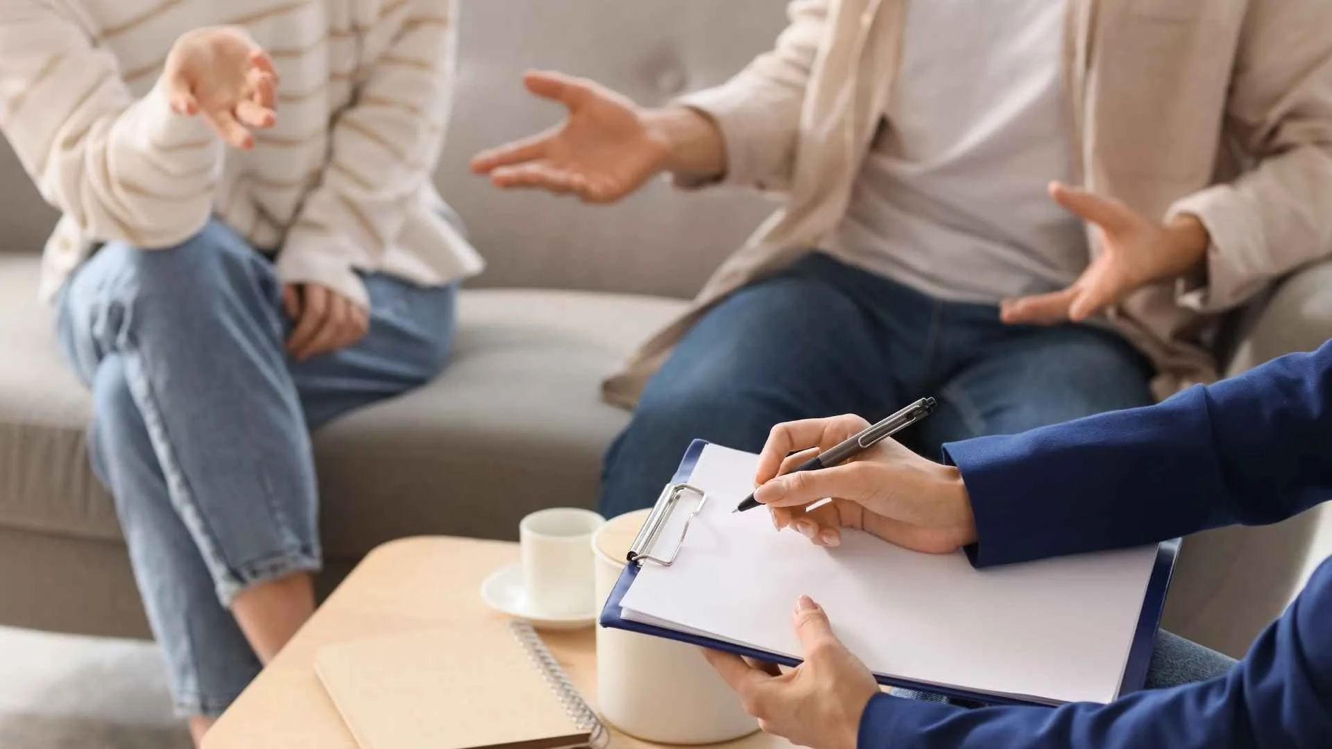 Perbedaan Jasa Mediasi dengan Joki Galbay Pinjol, Hapus Data dan sejenisnya