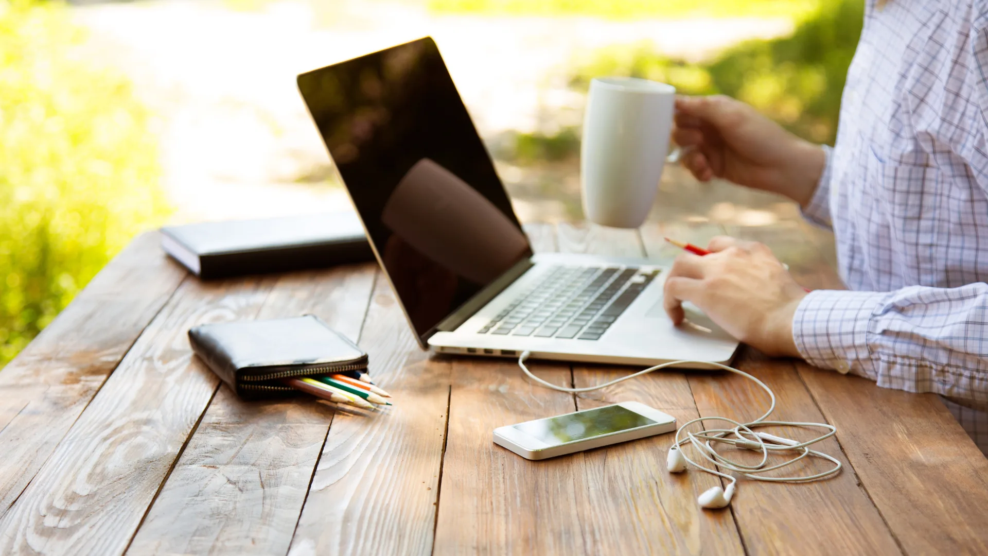 Freelance Adalah: Pengertian, Jenis Pekerjaan, dan Cara Mulai Dapat Penghasilan Tambahan