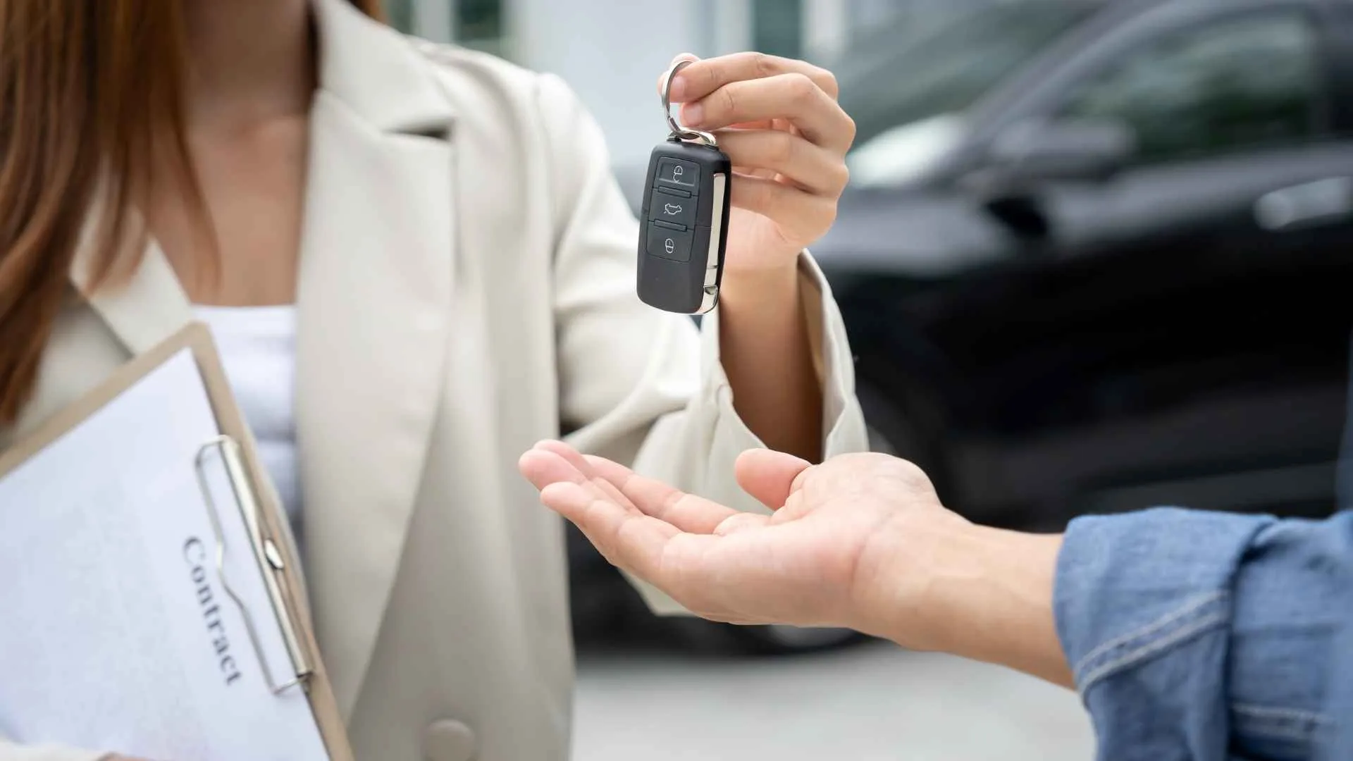 Kredit atau Cash Saat Beli Mobil? Mana yang Lebih Menguntungkan?