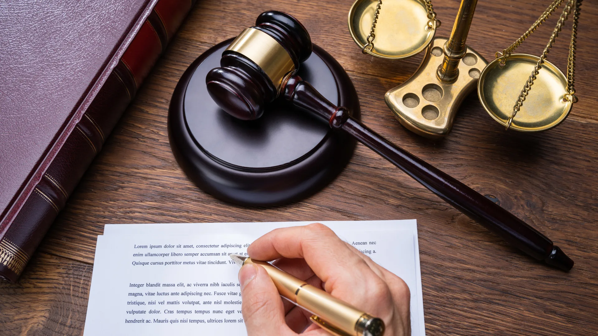 Pinjol Legal vs Ilegal: Cara Membedakan &amp; Melindungi Diri dari Penipuan